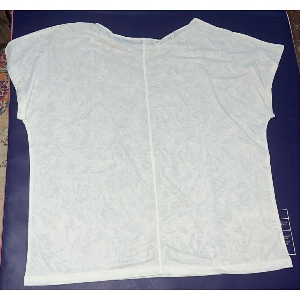 Peach Breakwater Tee (L) - Picture 2 of 3